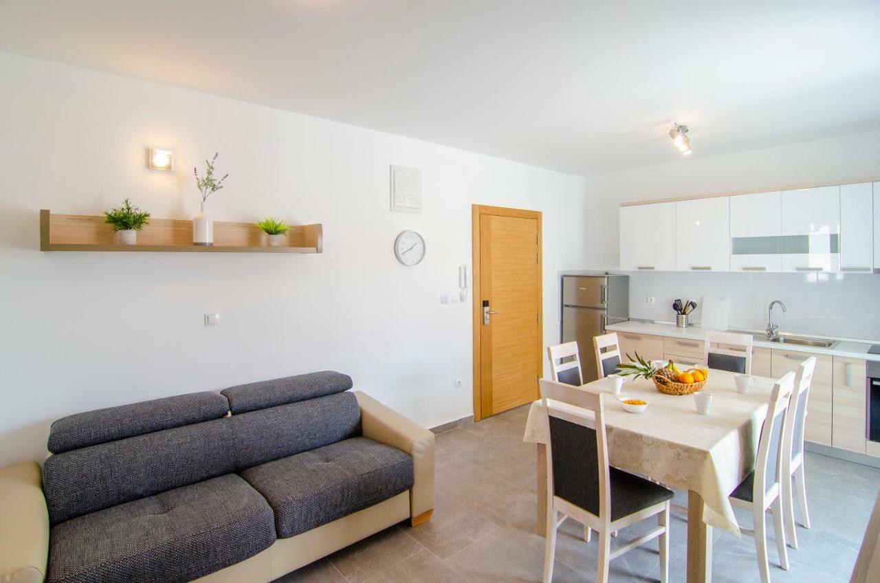 Apartment Sara 3 Bol